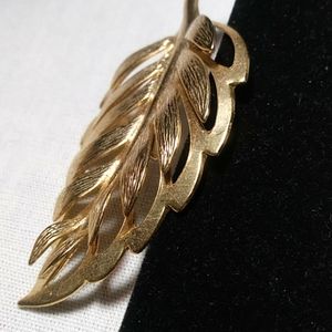 Vintage Gold Tone Tier Leaf Brooch